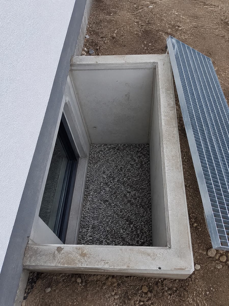 Ausschnitt einer Baustelle. Der Fehler wird erst sichtbar, wenn du aufdeckst.